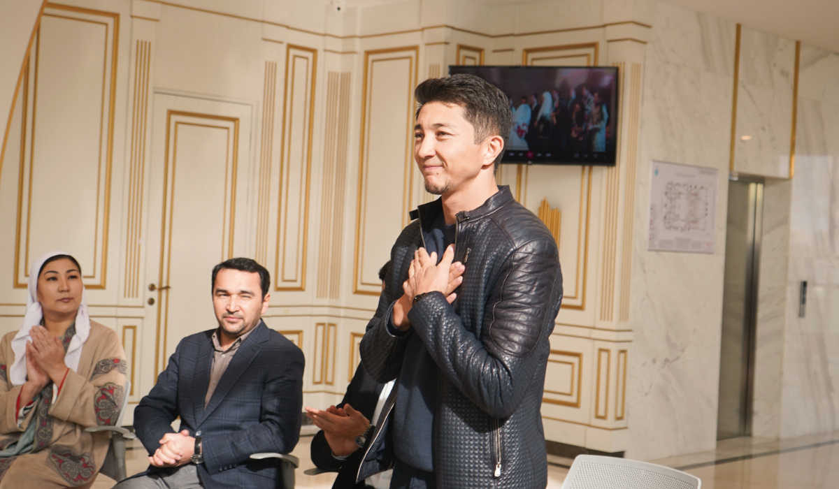 Ұстазбен жыныстық қатынас (HD) Әрине еліктіретін трусики порно фотосуреттер...